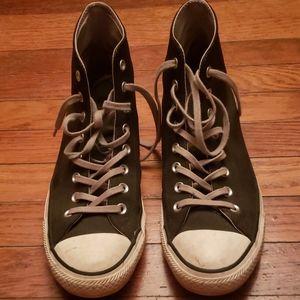 Leather Hi top converse Chuck taylors